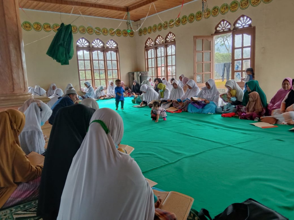 KEGIATAN PENGAJIAN RUTIN SETIAP HARI JUM'AT